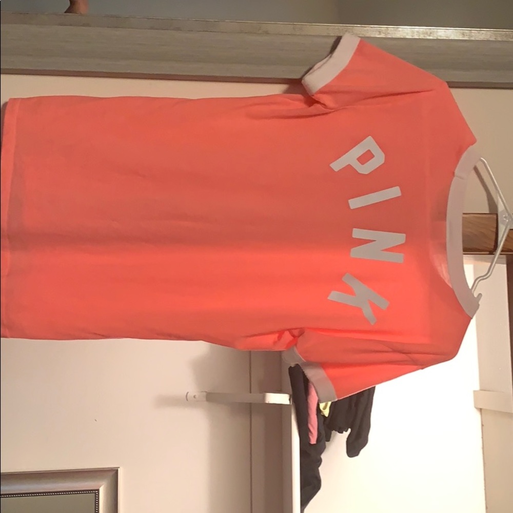 Vs pink tee